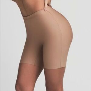 Skims Body Hip-Enhancing Padded Shorts